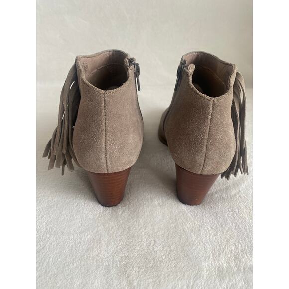 Vionic Ankle Booties Womens 8.5‎ Suede Fringe Heel Taupe Gold Studs Western - Picture 6 of 14